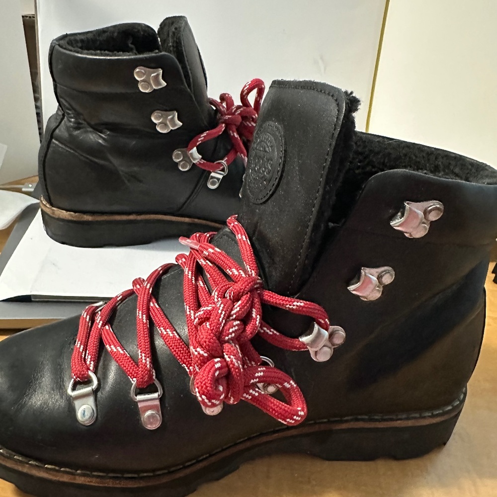 Roots Black Leather Lace-Up Boots Size 8.5 – Skate Style